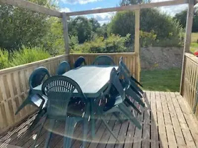 Mobil Sur Grand Terrain Clos Camping Le Girouard